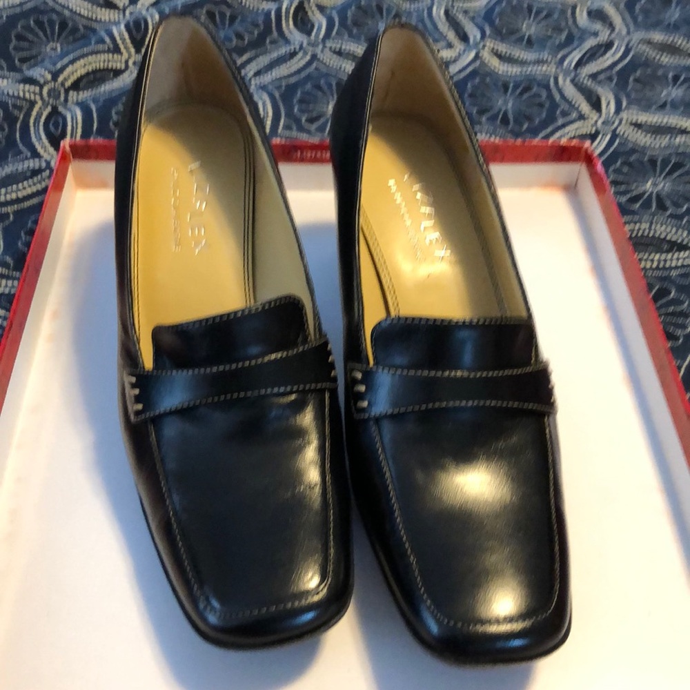 Great Brand New Liz Claiborne women’s shoes